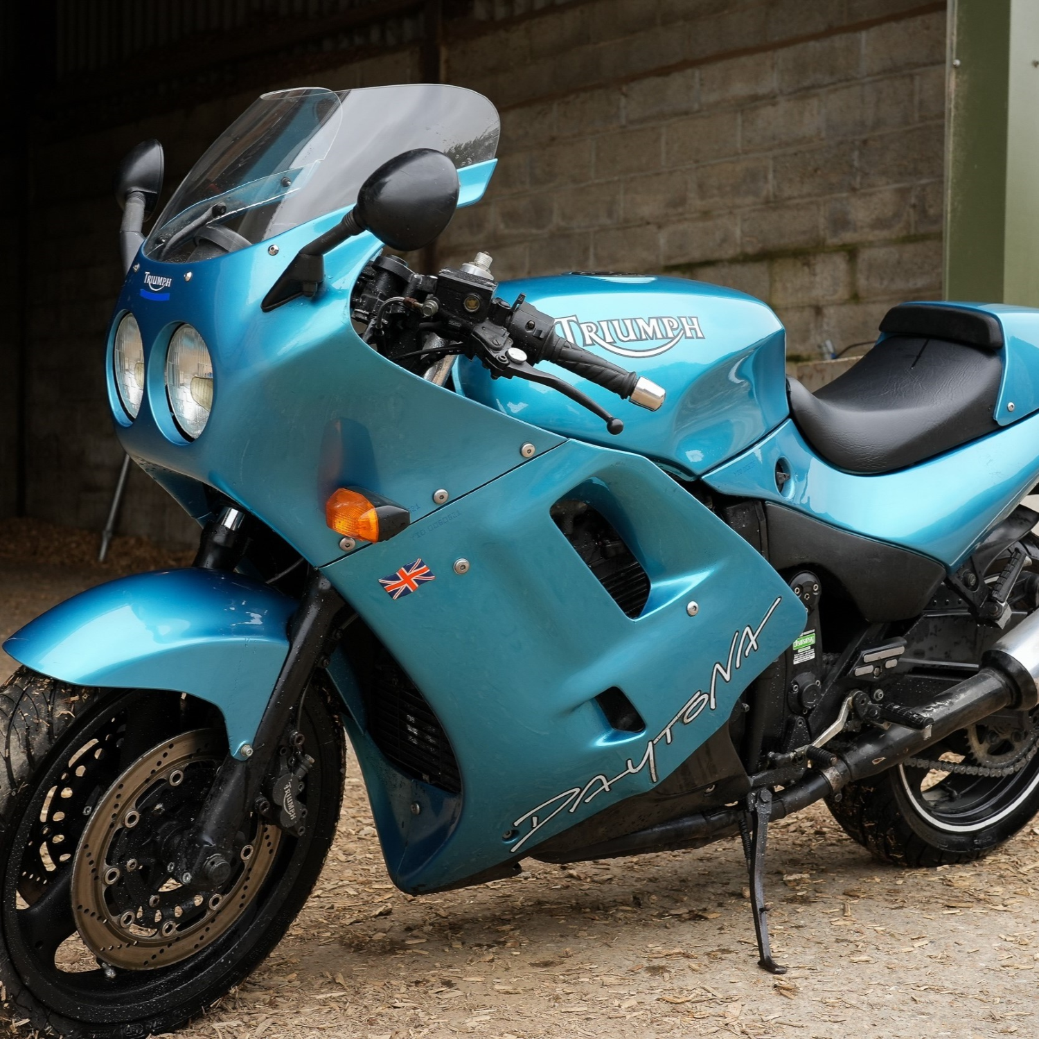 Triumph Barracuda Blue (code JE) Paint Product